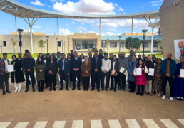 Cérémonie de remise des attestations aux participants à la 21e Journée de l'ABASS au Palais des Congrès de Beaune