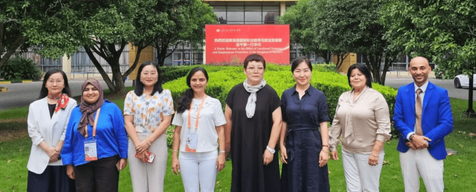 SLIDER PAGE D'ACCUEIL - Madame la Directrice Générale en visite au Shanghai Institute of Commerce and Foreign Languages (SICFL).png